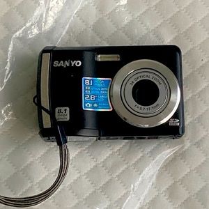 Sanyo Digital Camera black Optical 3x Zoom 12.1 Mega VPC s120 Vietnam Tested